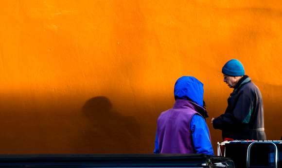 PH1641a stph blue hats on orange wall photowalk commercial drive zf-0979