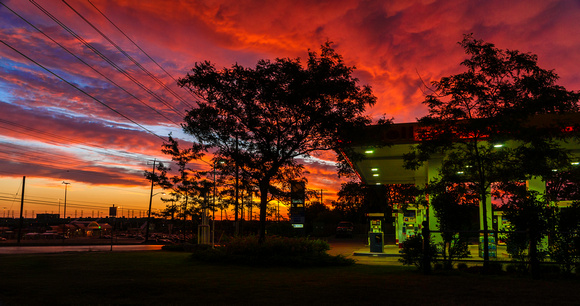 PH1775a sunrise at the gas station zf-2724