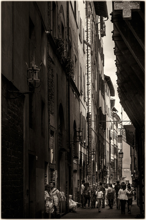 Tuscan alley Florence PH2541b -8555