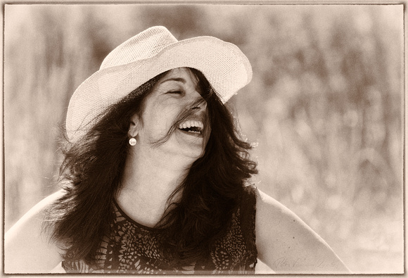 Portrait woman, laughing  -9970-9971